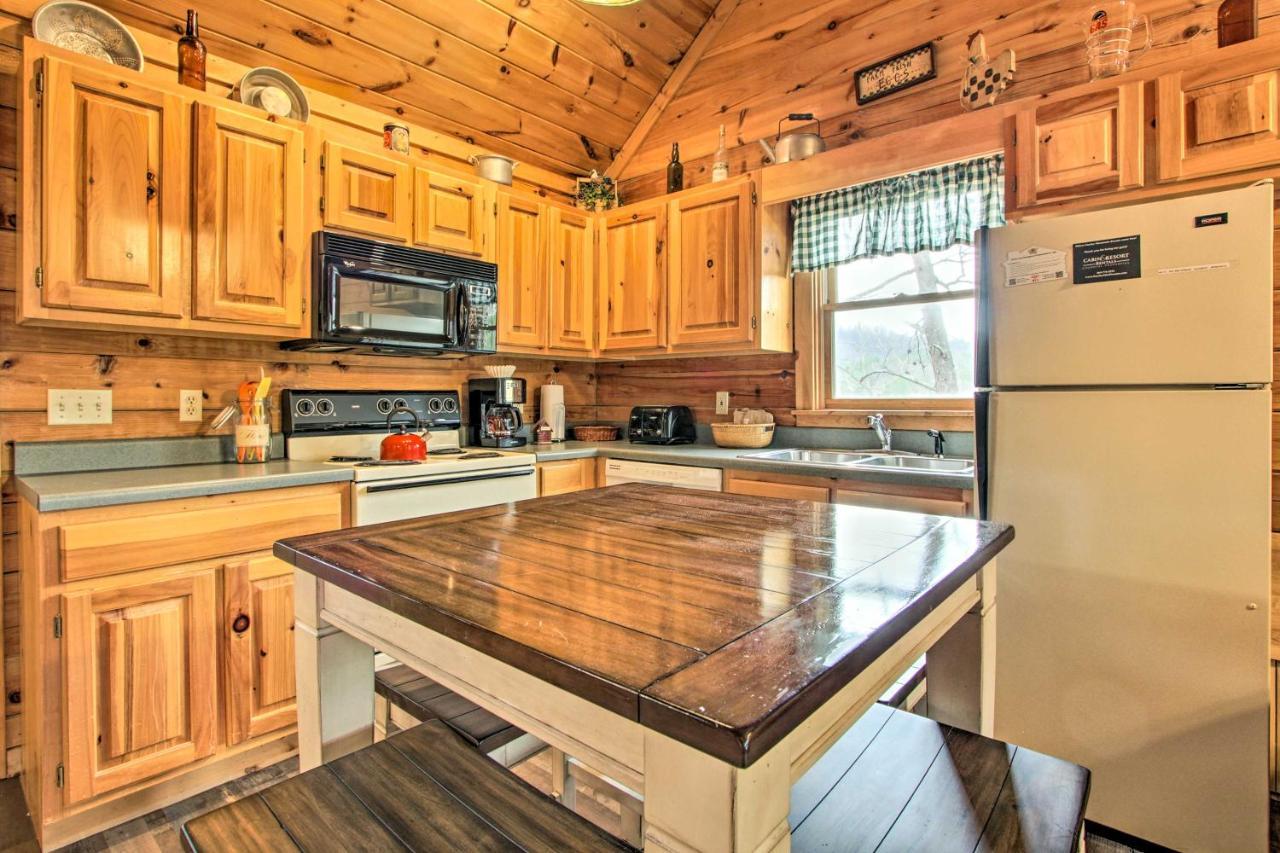Pigeon Forge Cabin With Hot Tub And Mountain Views! Εξωτερικό φωτογραφία