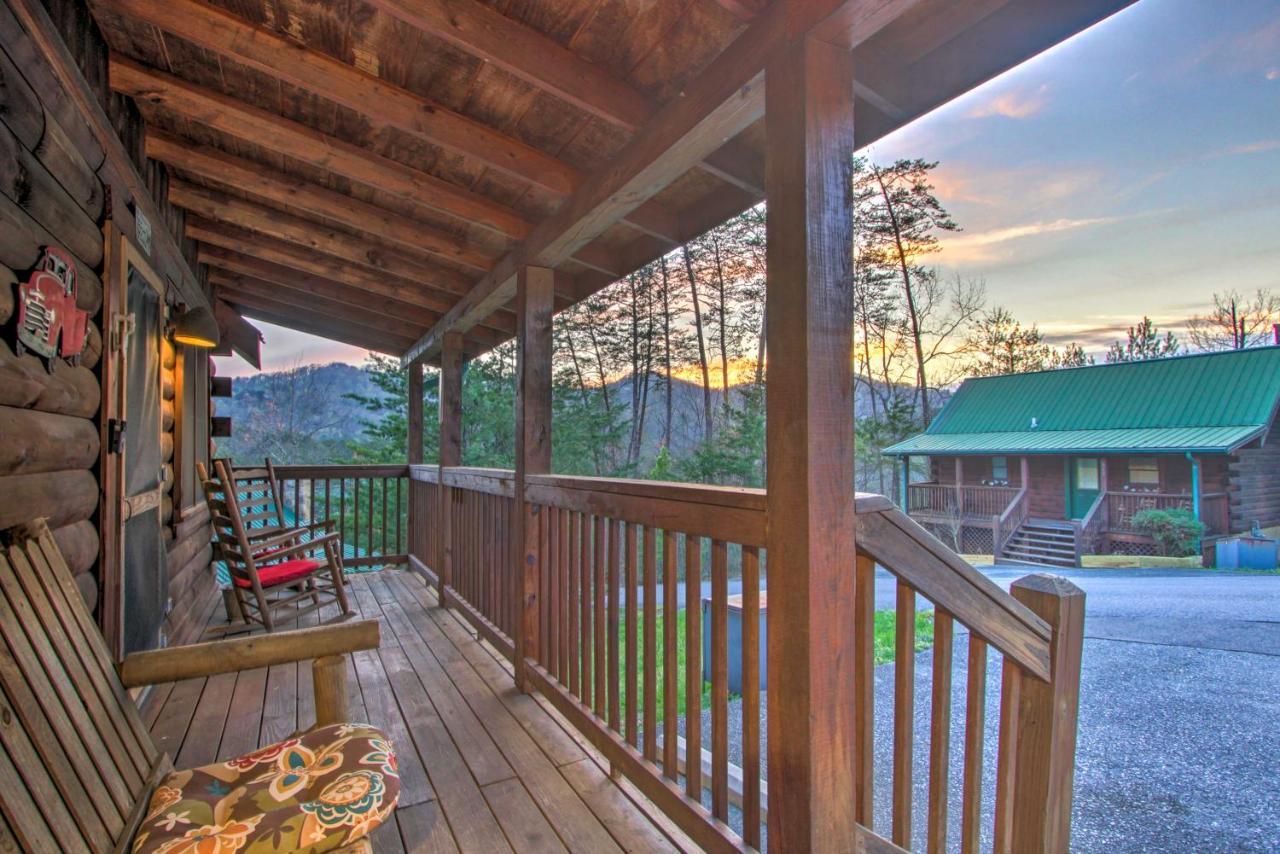 Pigeon Forge Cabin With Hot Tub And Mountain Views! Εξωτερικό φωτογραφία
