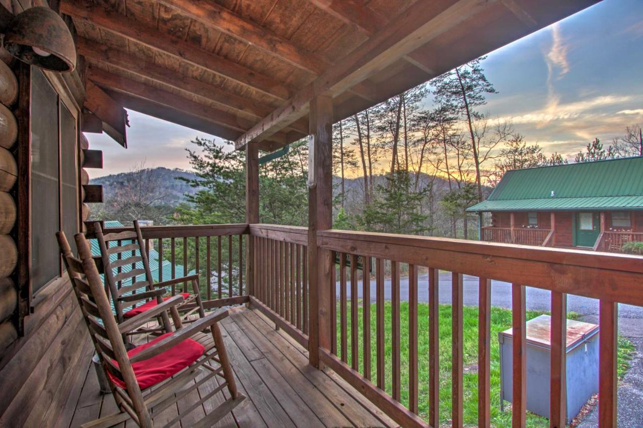 Pigeon Forge Cabin With Hot Tub And Mountain Views! Εξωτερικό φωτογραφία